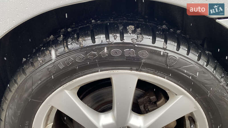 Универсал Toyota Avensis 2010 в Самборе