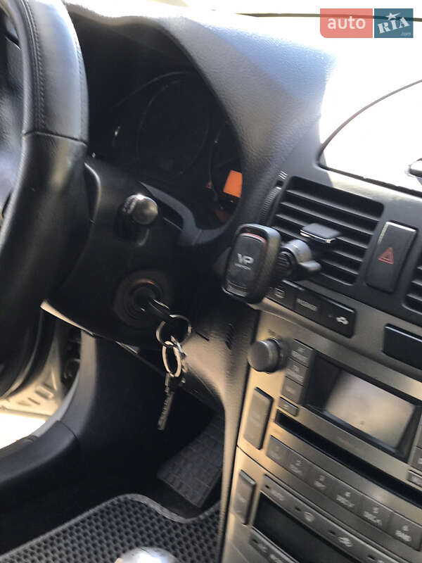 Универсал Toyota Avensis 2008 в Гайвороне