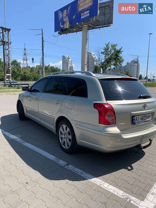 Универсал Toyota Avensis 2008 в Гайвороне