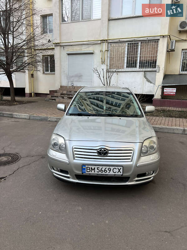 Седан Toyota Avensis 2005 в Одессе