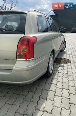 Універсал Toyota Avensis 2004 в 