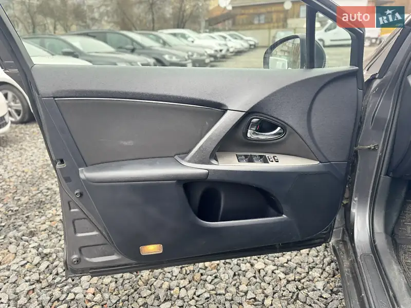 Toyota Avensis 2009