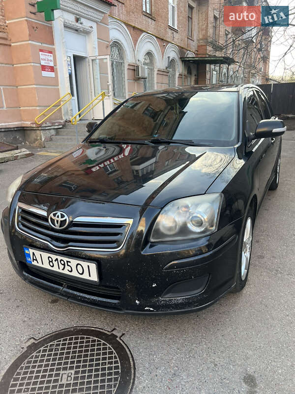 Ліфтбек Toyota Avensis 2008 в 