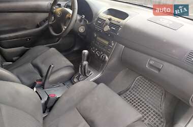 Седан Toyota Avensis 2003 в Львове