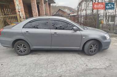 Седан Toyota Avensis 2003 в Львове
