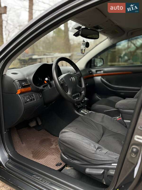 Седан Toyota Avensis 2008 в Броварах