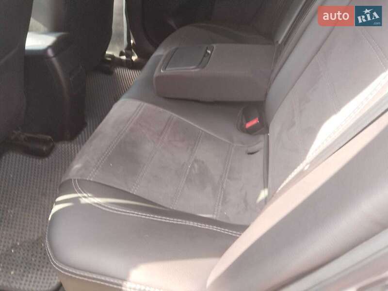 Седан Toyota Avensis 2009 в Пирятині