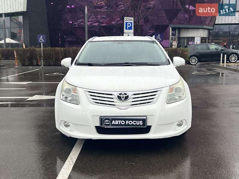 Універсал Toyota Avensis 2010 в 