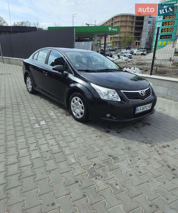 Toyota Avensis 2010