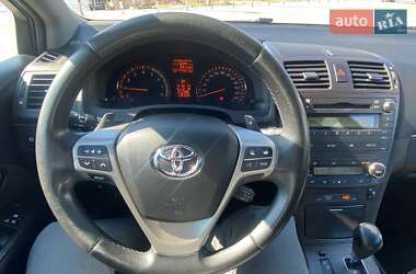 Седан Toyota Avensis 2009 в 