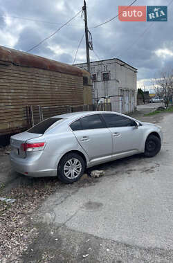 Седан Toyota Avensis 2011 в 