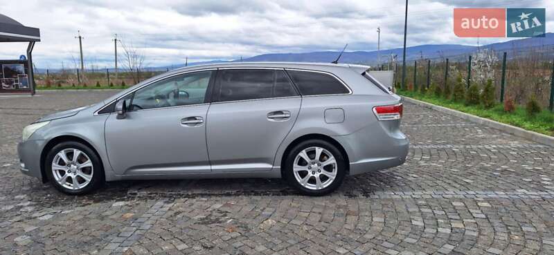 Универсал Toyota Avensis 2010 в Великом Раковце