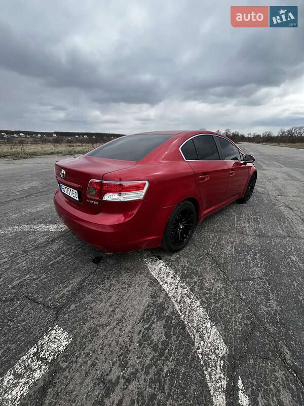 Седан Toyota Avensis 2010 в Виннице