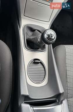 Седан Toyota Avensis 2011 в 