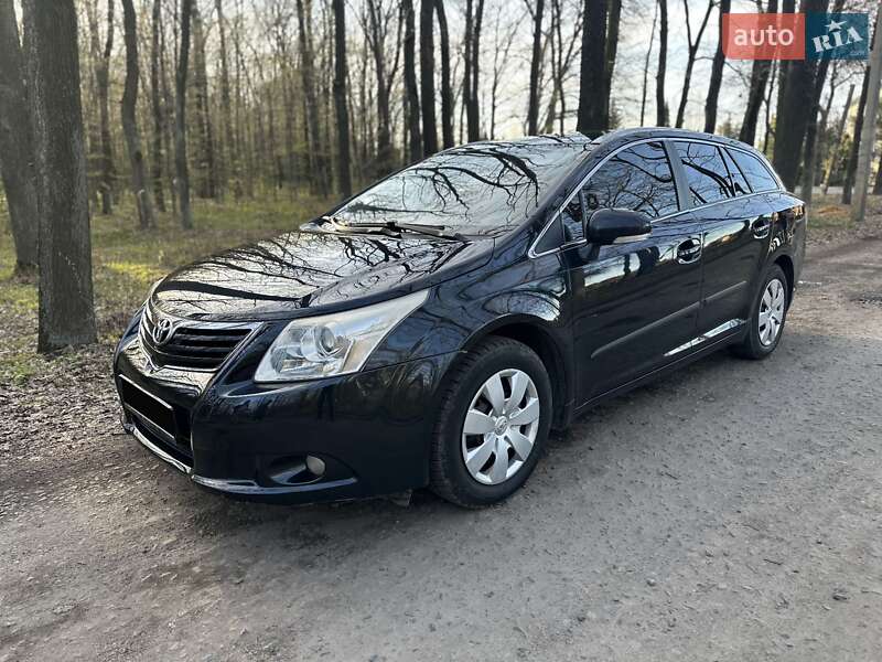 Toyota Avensis 2010