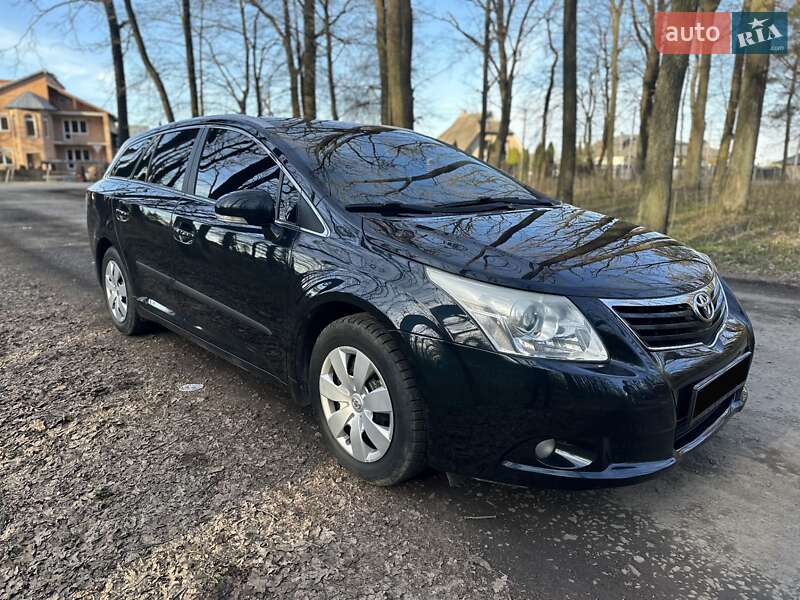 Универсал Toyota Avensis 2010 в Луцке