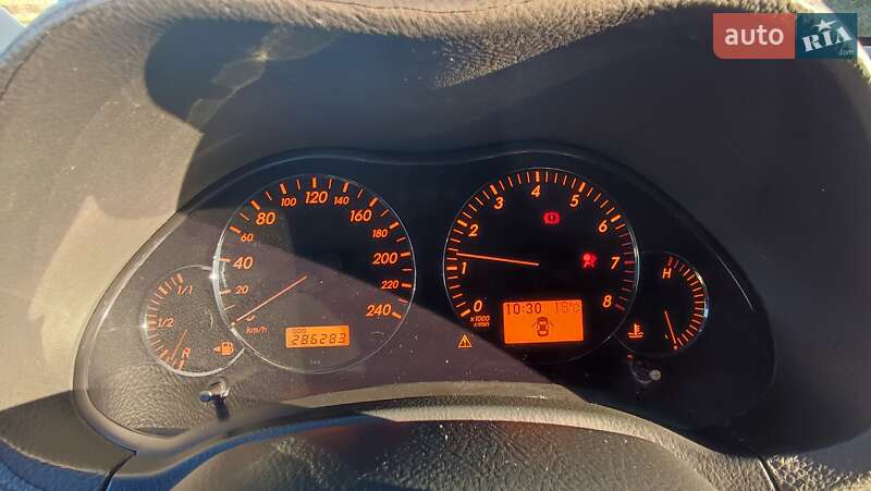 Седан Toyota Avensis 2008 в Дубні