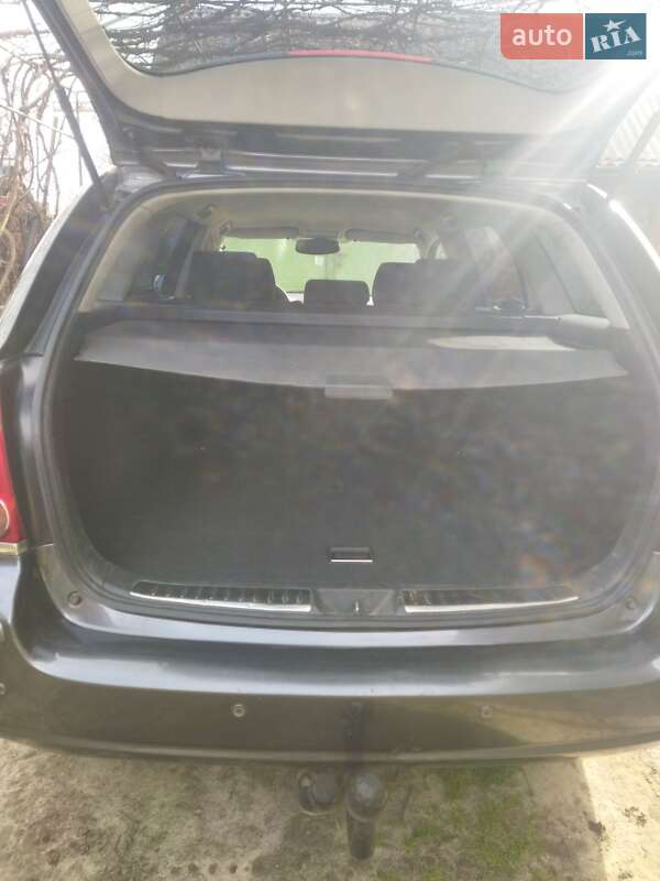 Універсал Toyota Avensis 2009 в Шостці