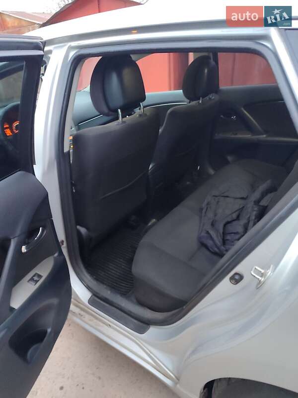 Универсал Toyota Avensis 2010 в Ровно