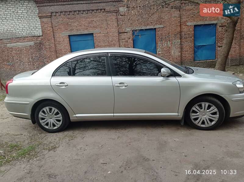 Седан Toyota Avensis 2008 в Кременчуге