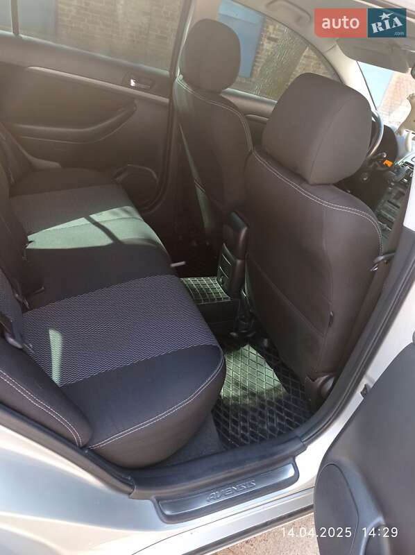 Седан Toyota Avensis 2008 в Кременчуге