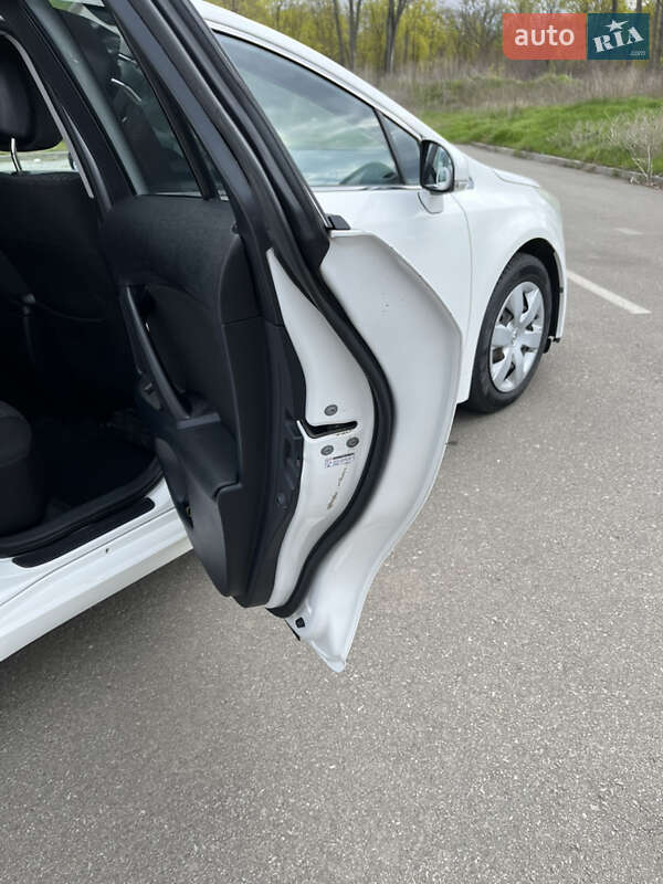Універсал Toyota Avensis 2010 в Хмельницькому
