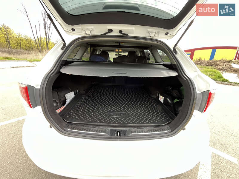 Універсал Toyota Avensis 2010 в Хмельницькому
