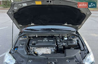 Універсал Toyota Avensis 2006 в 