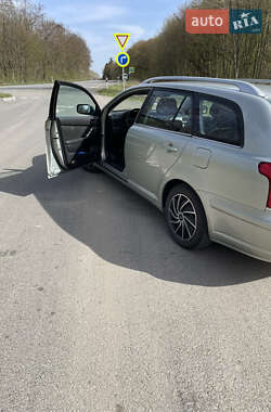 Універсал Toyota Avensis 2005 в 