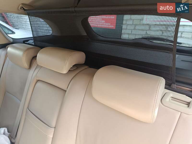 Універсал Toyota Avensis 2011 в Львові