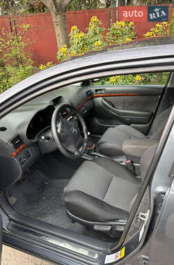 Седан Toyota Avensis 2006 в 