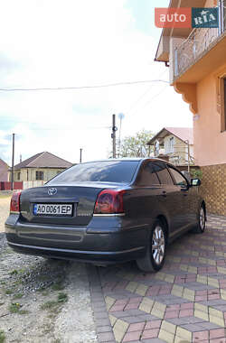 Седан Toyota Avensis 2006 в 