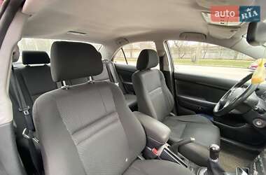 Седан Toyota Avensis 2004 в 