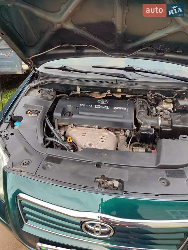 Ліфтбек Toyota Avensis 2003 в Болехові