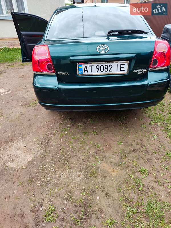 Ліфтбек Toyota Avensis 2003 в Болехові