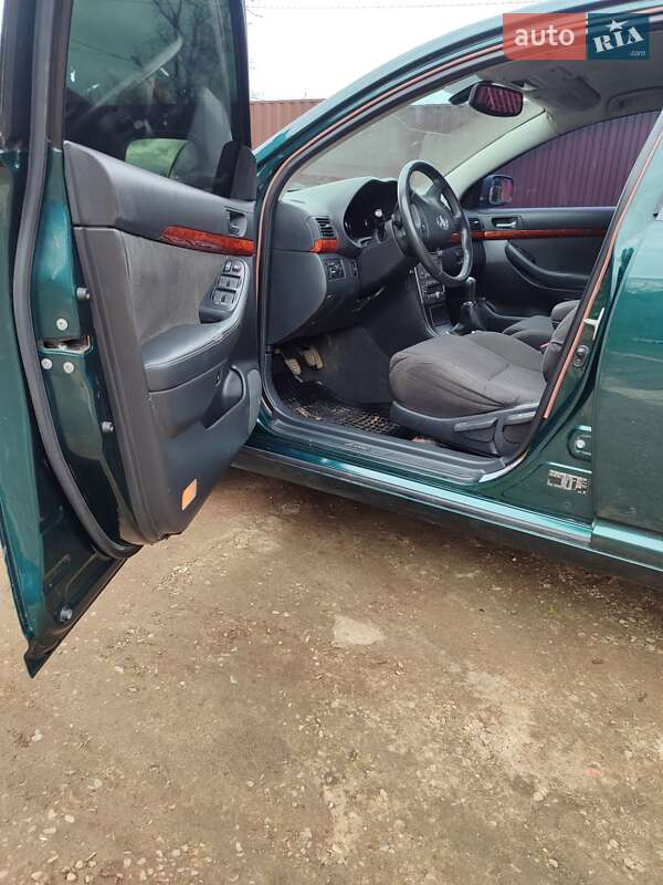 Ліфтбек Toyota Avensis 2003 в Болехові