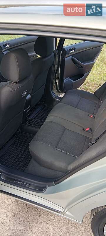 Універсал Toyota Avensis 2003 в Бару