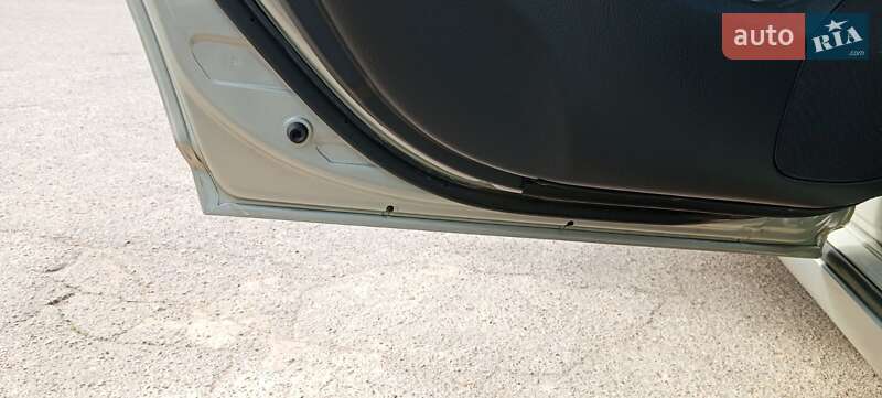 Універсал Toyota Avensis 2003 в Бару