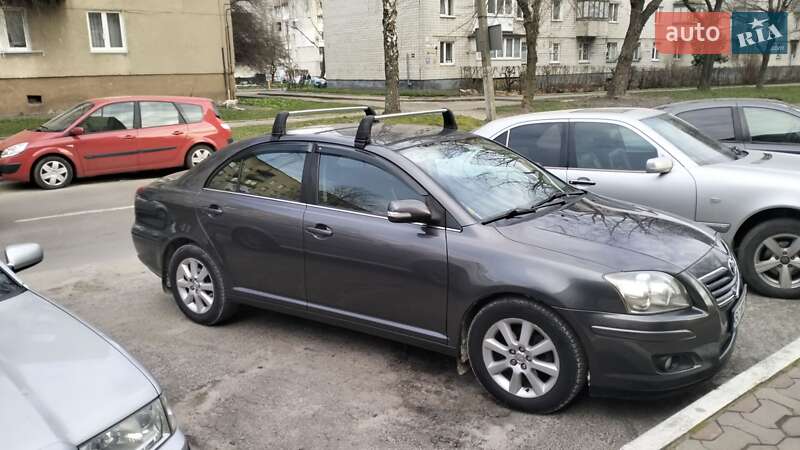 Седан Toyota Avensis 2007 в Львові