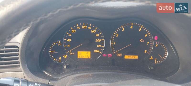 Седан Toyota Avensis 2005 в Тернополе