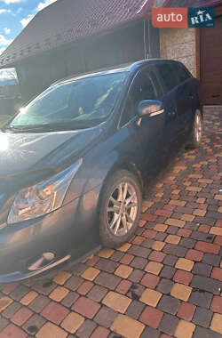 Универсал Toyota Avensis 2010 в 