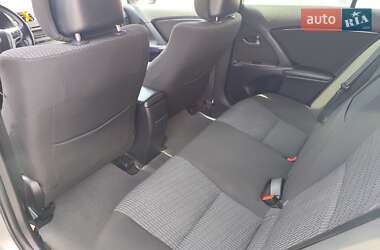 Седан Toyota Avensis 2010 в 