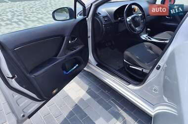 Седан Toyota Avensis 2010 в 