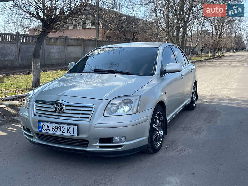 Седан Toyota Avensis 2004 в 