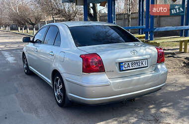 Седан Toyota Avensis 2004 в 