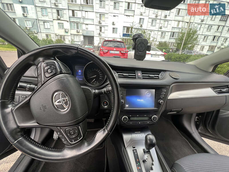 Универсал Toyota Avensis 2015 в Киеве