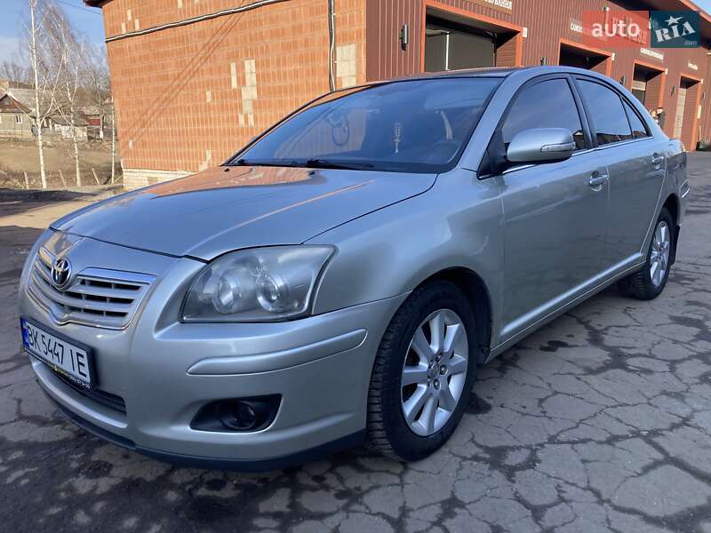 Лифтбек Toyota Avensis 2006 в 
