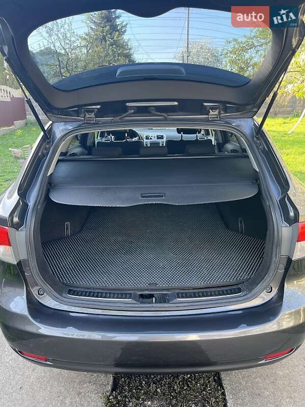 Універсал Toyota Avensis 2012 в Рівному