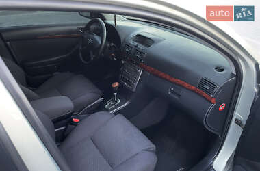 Ліфтбек Toyota Avensis 2004 в 