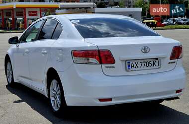 Седан Toyota Avensis 2011 в 